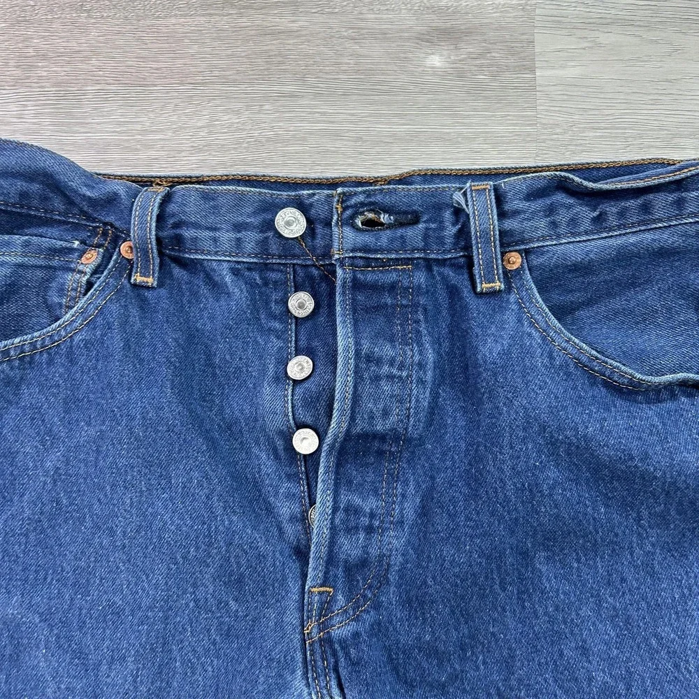 Levis 501 Jeans Mens 34x31 (32x31) Blue Medium Wash‎ Button Fly Straight Denim